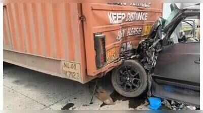 Five of a Chandrapur family perish as car rams stationary truck on Samruddhi Expressway