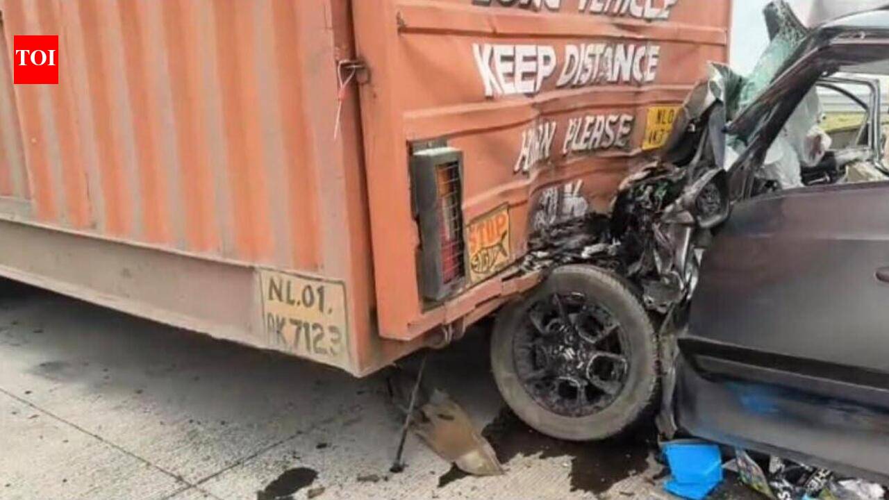 Five of a Chandrapur family perish as car rams stationary truck on Samruddhi Expressway