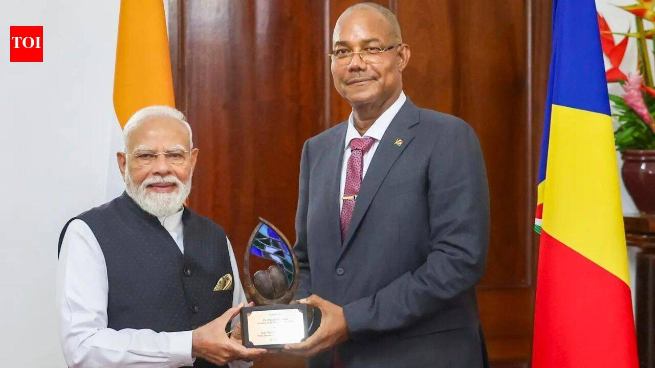 During PM Modi’s visit, India &amp; Seychelles ink pact for extradition, 8 others