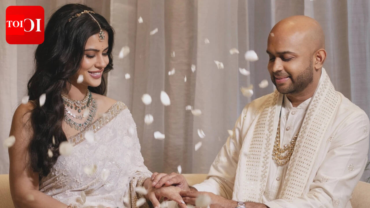 Sharmiela Mandre and Sudhan Sundaram make engagement official in Bengaluru; share HAPPY pictures