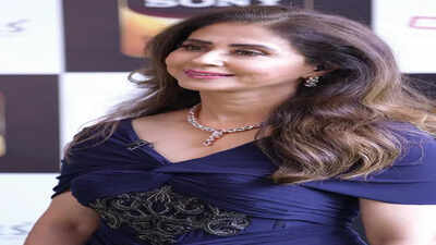 Urmila Matondkar reveals Sanjay Dutt's behind-the-scenes habit during dance songs