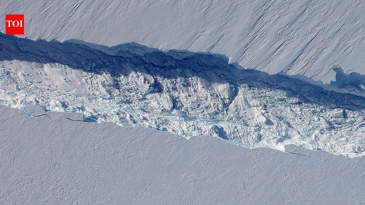 In the 1940s, Antarctica's Pine Island Glacier started its rapid retreat; King's College's Alex Bradley just showed that human-driven ocean warming added 4 km of inland loss by 2015