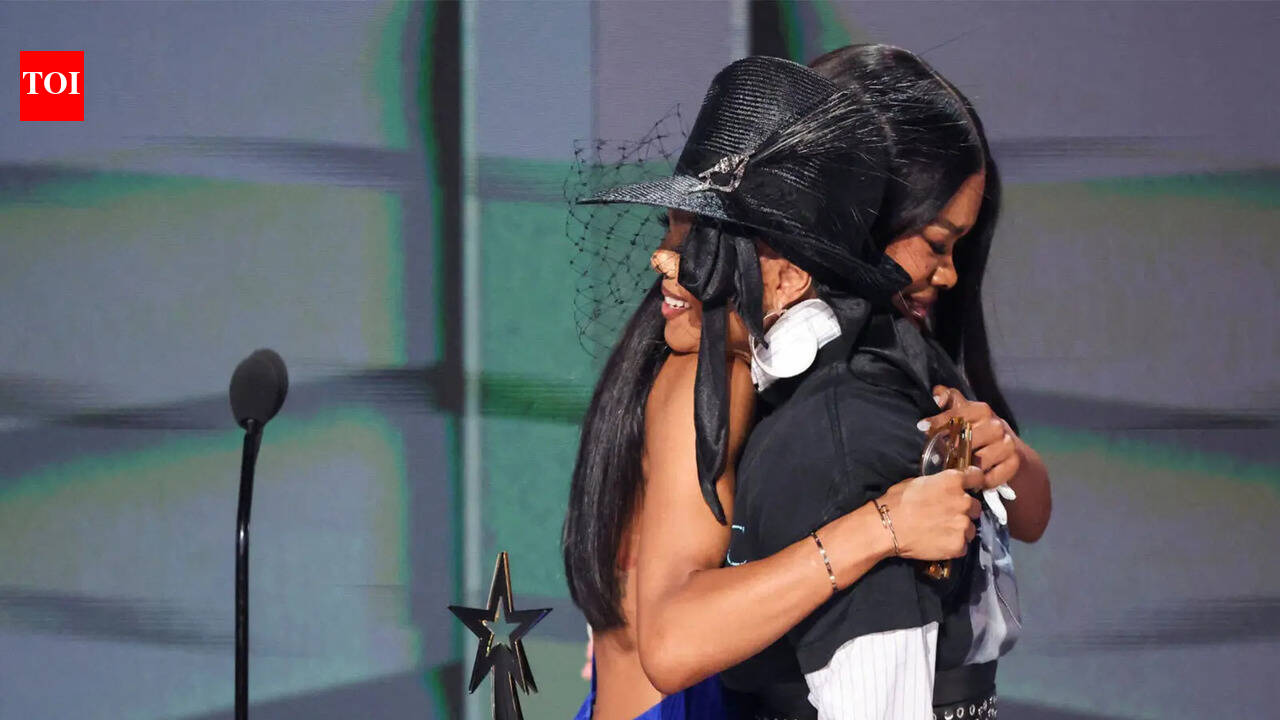 Teyana Taylor gets emotional after Janet Jackson presents her with BET Icon of the Year Award