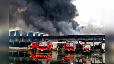 Warehouse gutted in Patna, edible oil stock destroyed
