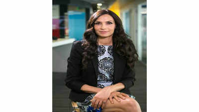  Famke Janssen opens up about breaking ribs during iconic fight scene with Pierce Brosnan