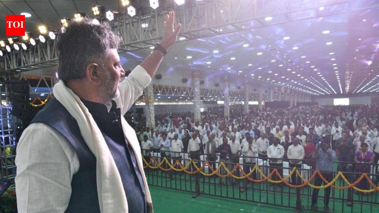 No plan to privatise power: Karnataka chief minister, Energy minister