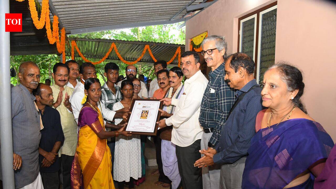 Yakshagana Kalaranga hands over 100th house to II PUC student