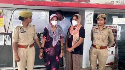 Woman plots to kill boyfriend with sister to protect her teen daughter
