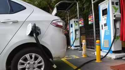 Delhi EV policy keeps hybrids out, includes 3-year lock-in period