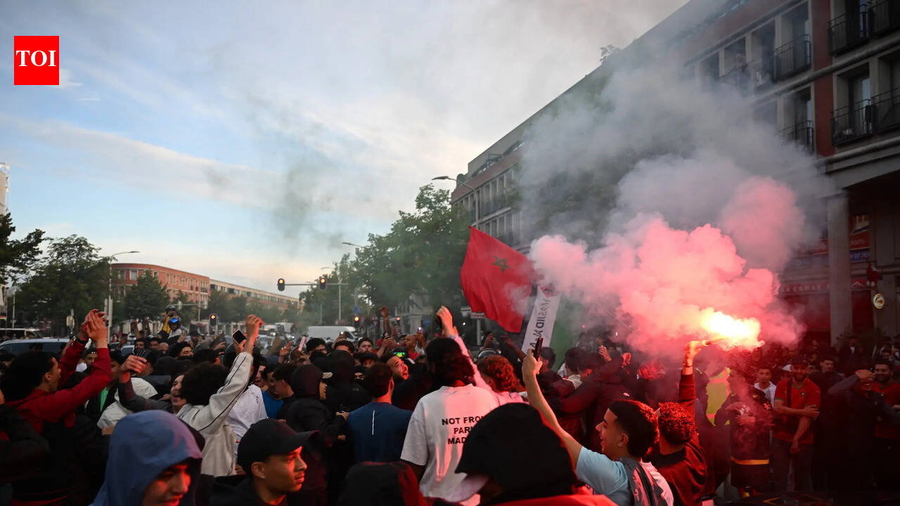Moroccan fans clash with Dutch police after Morocco knock Netherlands out of WC