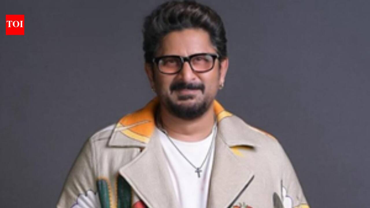 Arshad Warsi reveals he accidentally went live on Instagram, Says he needs keypad phone instead of smartphone