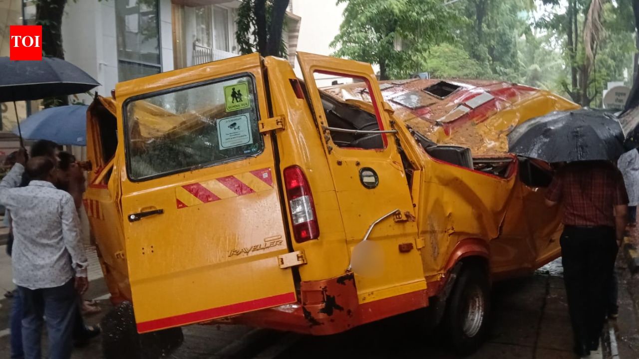 11-year-old dies, 4 injured after tree falls on school bus in Mumbai's Chembur