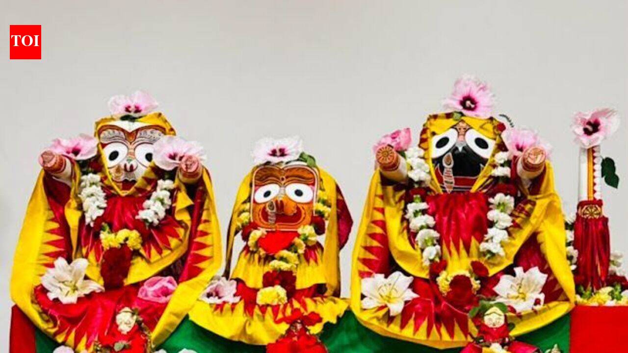 Indians join Snana Purnima celebrations in US, UK