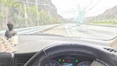 Two boulders fall on car on Mumbai-Pune Expressway’s connecting link