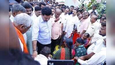 Vijayendra visits Naregal after clash