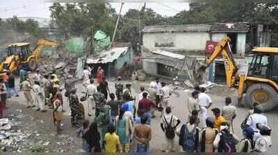 Demolition drive begins at slum near Shalimar station