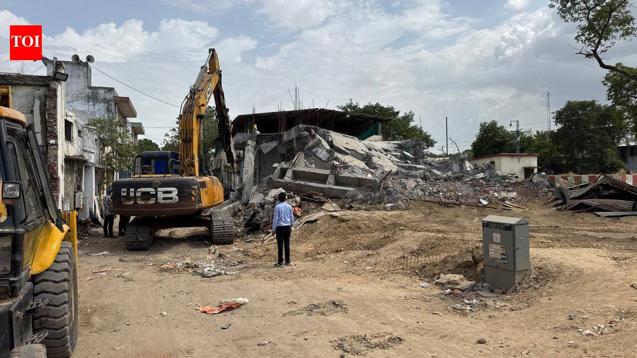 Illegal religious structure razed in Sarkhej