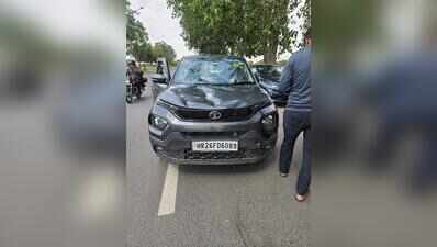 Car ploughs into group standing on roadside in Gurgaon, 5 injured