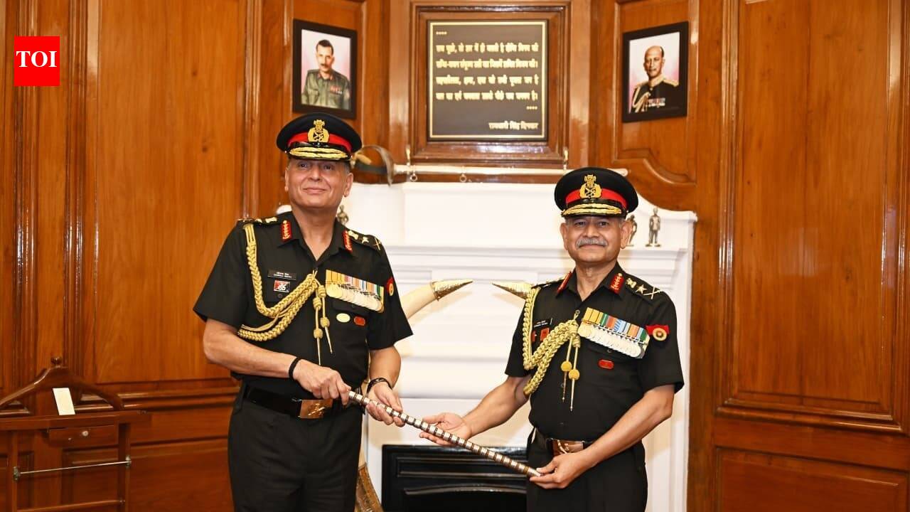 भारतीय सेना में नेतृत्व परिवर्तन: जनरल धीरज सेठ बने नए सेना प्रमुख, 27 साल बाद बख्तरबंद कोर को मिला शीर्ष पद