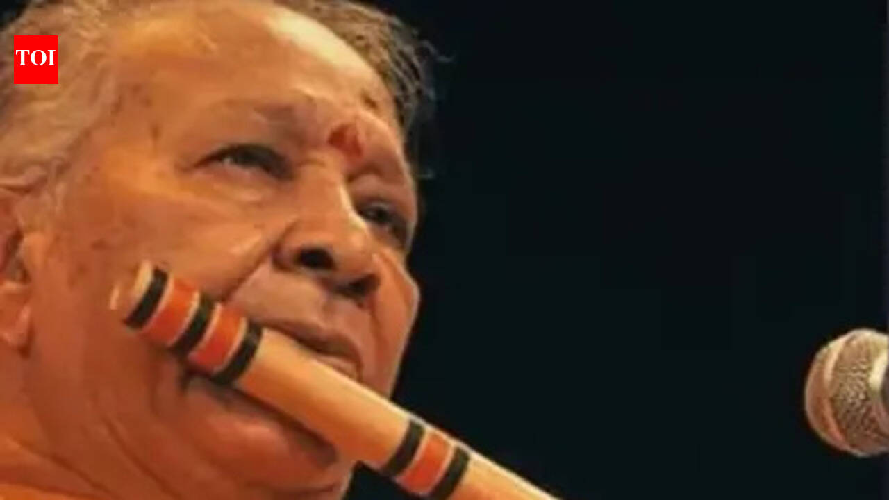'Hero' star Jackie Shroff celebrates Pandit Hariprasad Chaurasia's 88th birthday; recalls iconic flute melody