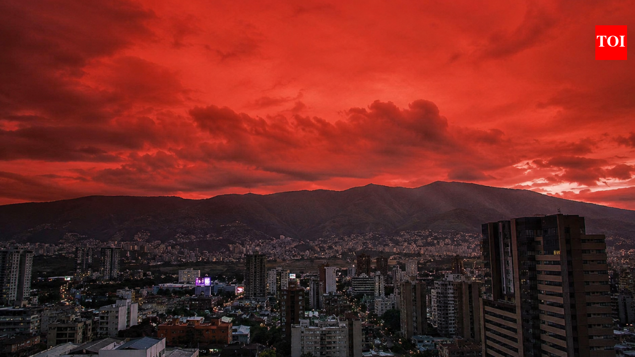 Blood-Red Sky Venezuela: Caracas sky turns blood-red after Venezuela earthquakes: Scientists explain the 'candilazo' phenomenon behind the eerie glow | - The Times of India