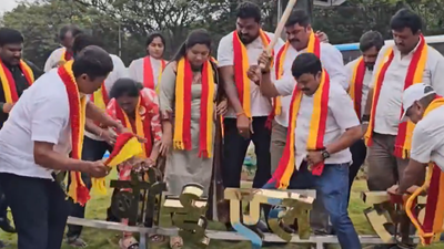Pro-Kannada activists vandalise Hindi signboard at Bengaluru's BEL Circle; FIR registered