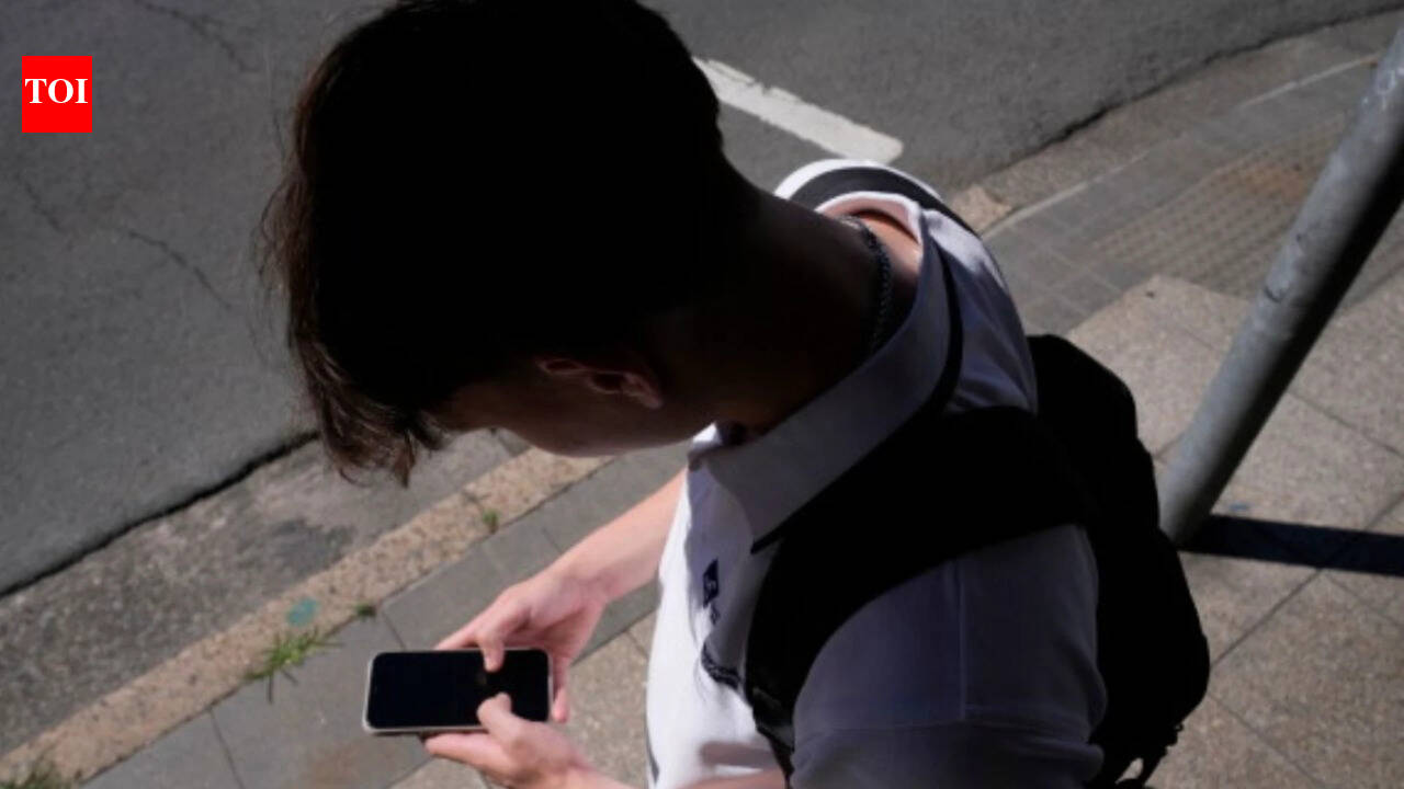 After under-15 social media ban, UAE mandates identity verification for online platforms