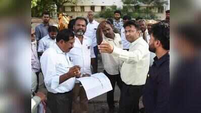 Retd judge conducts inspection of karuvelam trees at Uthangudi kanmai in Madurai