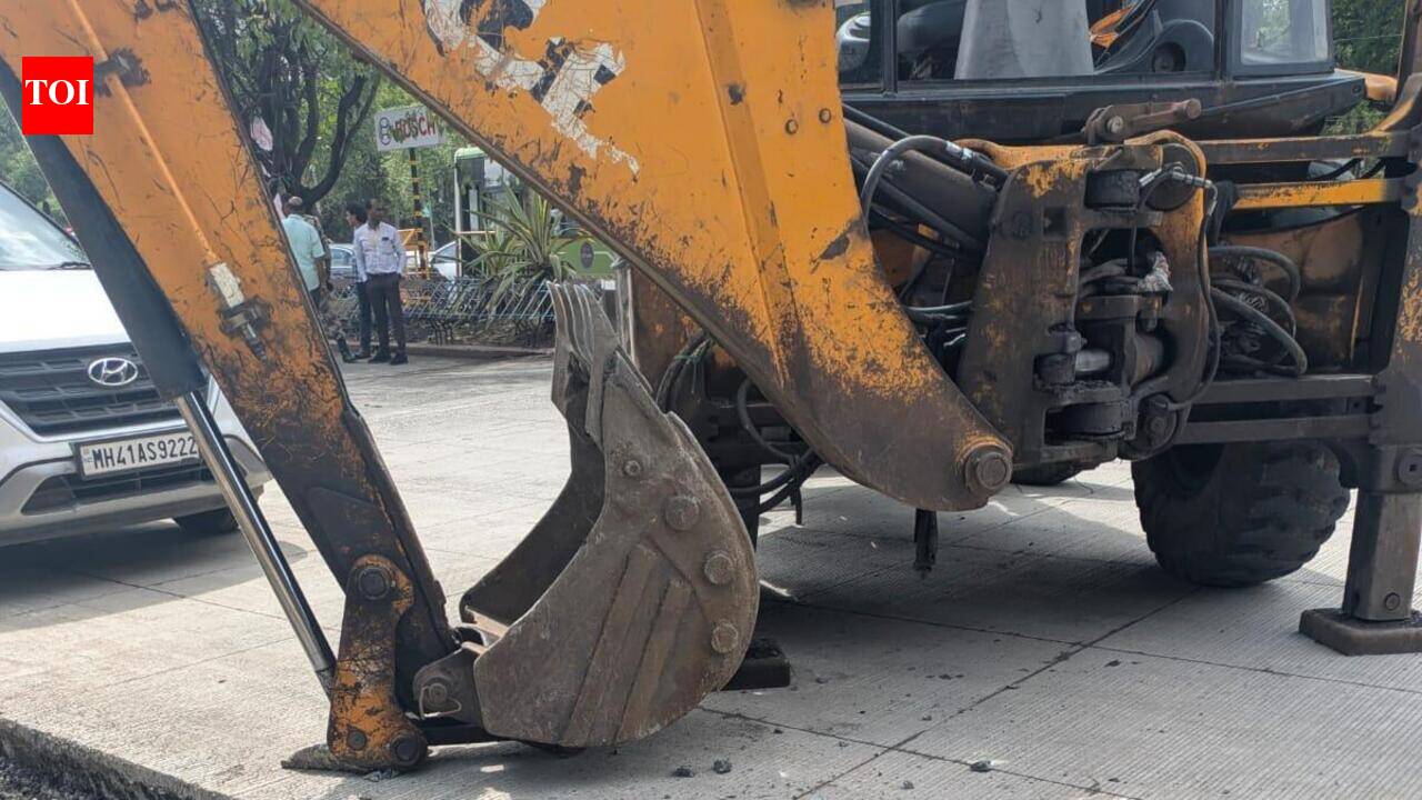 Cracks appear on new concrete road panels in Nashik; contractor fined, told to rebuild stretch
