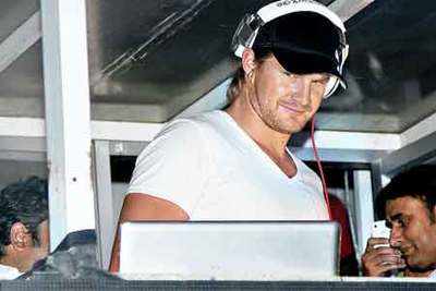 Cricketer Shane Watson took to the console during an after-party in Jaipur