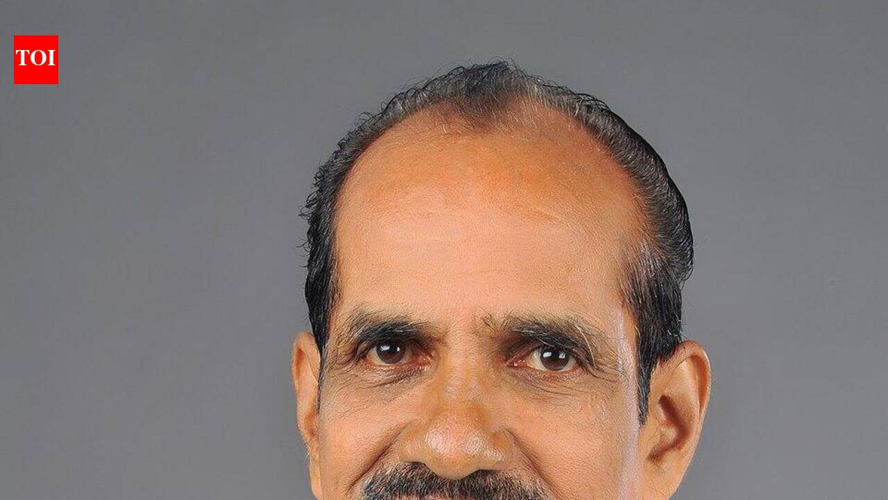 Senior Congress neta P A Madhavan dies