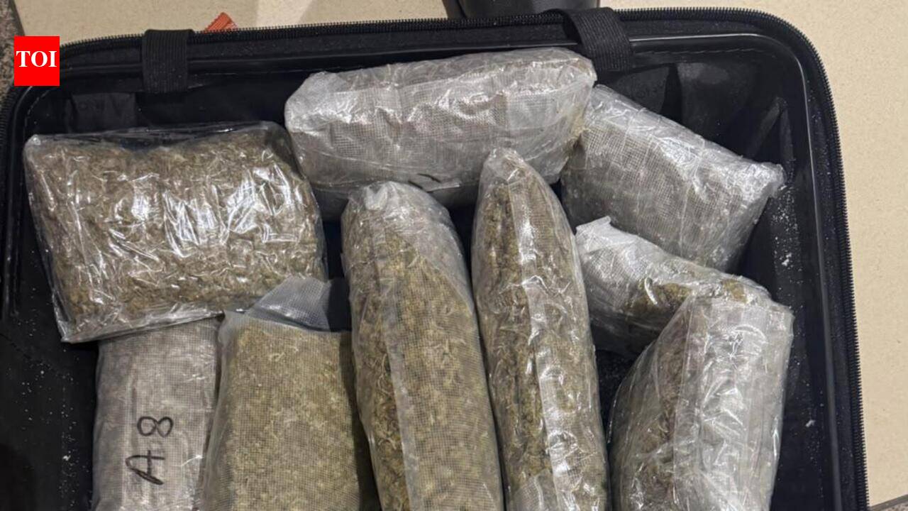 Bangkok returnee arrested with 4.2kg ganja at Ahmedabad airport