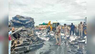 Three burnt alive in fiery highway crash near Guntur; stranded truck suspected to have triggered mishap