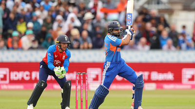 Shreyas Iyer completes 5,000 international runs during captain's knock against England