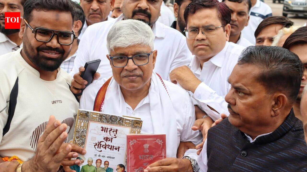 In signal to SP, Cong’s state in-charge pitches for half the seats in UP polls