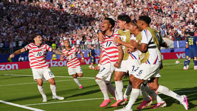 USA vs Bosnia and Herzegovina, FIFA World Cup Match Result: 10-man USA beat Bosnia for only their second-ever knockout win despite Balogun red card