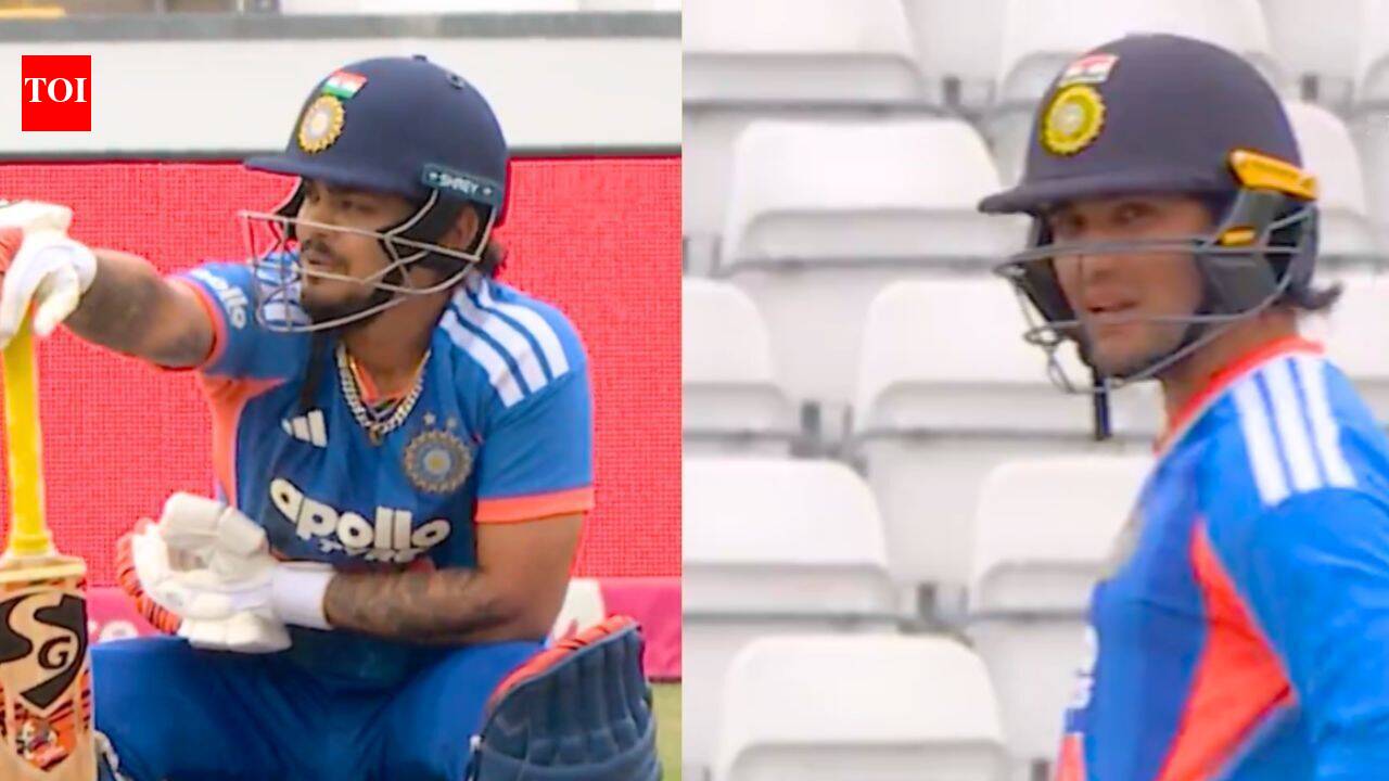 Watch: 'Kya kar raha hai yaar?' - Abhishek frustrated after Kishan mix-up