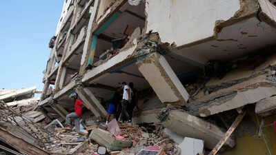 Venezuela quake survivors seek food, shelter as toll rises to nearly 2,000