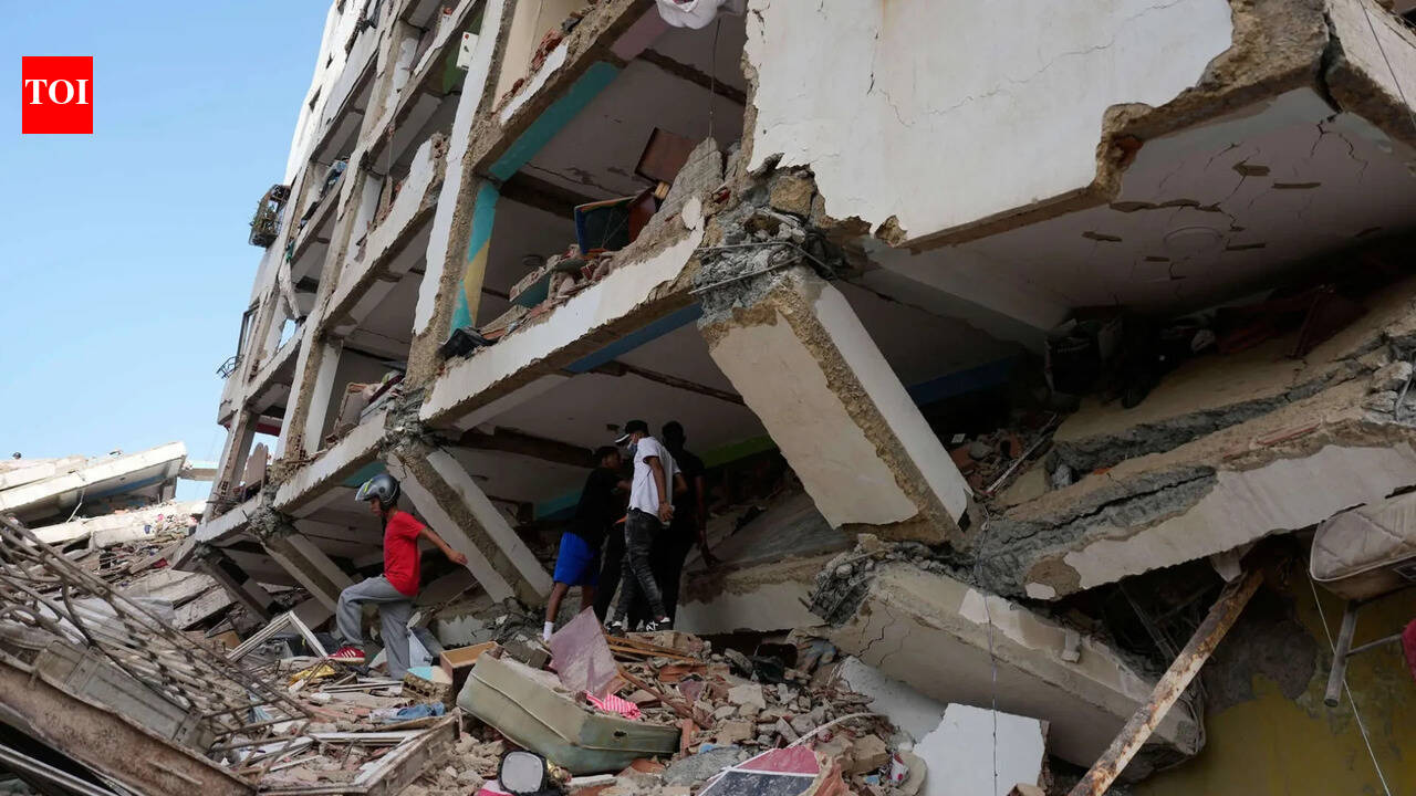 Venezuela quake survivors seek food, shelter as toll rises to nearly 2,000