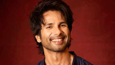 Shahid Kapoor insists on using air purifier due to poor air quality on 'Cocktail 2' schedule in Delhi, crew claims: 'Just take off the mask before shooting'