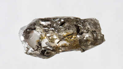 Hidden inside two super-deep diamonds, rare mineral clues suggest cold slabs can drag phosphorus 700 kilometres down and help keep life’s ingredients in motion