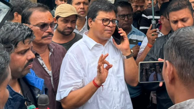 Mumbai's deputy mayor calls for municipal commissioner's resignation; safety measures questioned after man dies in manhole