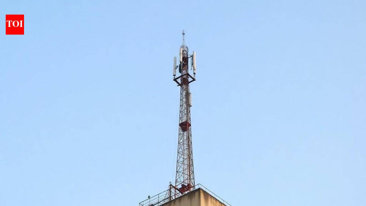 Mobile tower goes missing from Borivli building, FIR registered