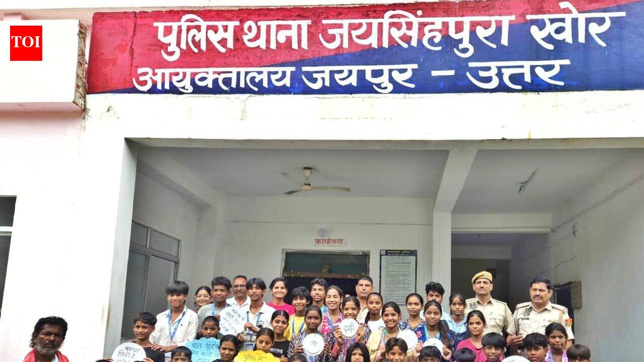 Children visit Jaipur police station to shed fear, learn protection rights