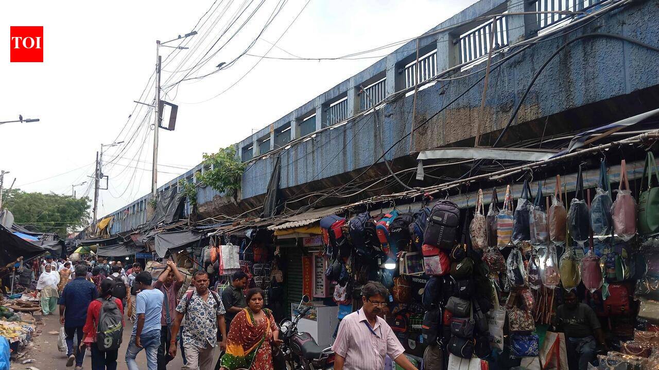 Calcutta HC grants interim stay on demolition below Sealdah, Hastings flyovers