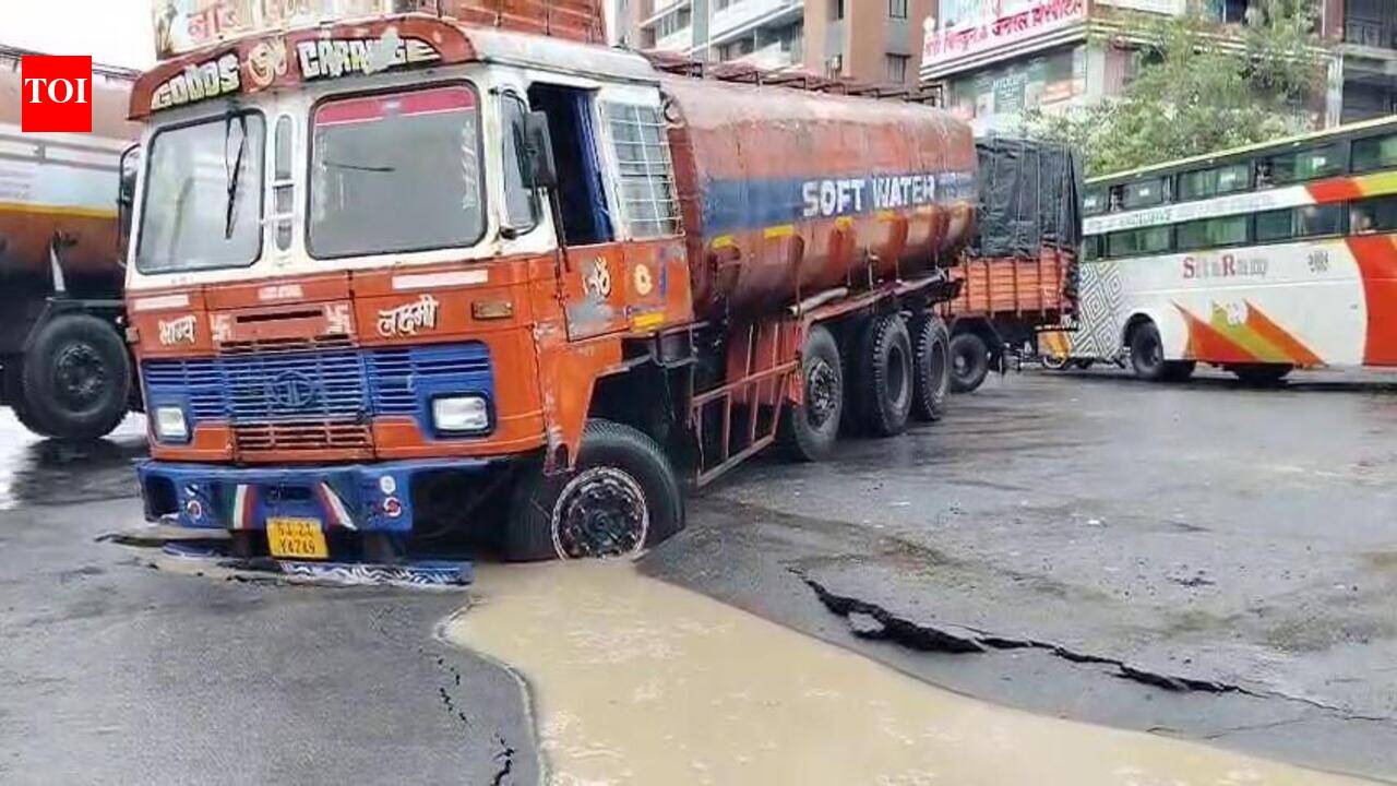 Downpours in south Gujarat, motorcyclist dies in pole collapse