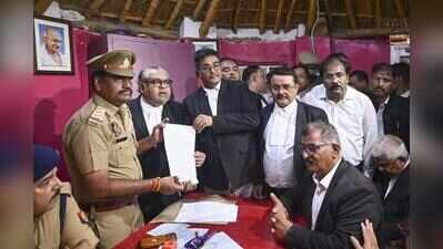 Faizabad Bar Assn files police  complaint against Rai, trustees
