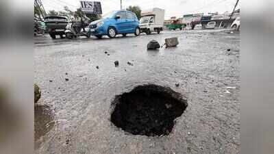 Shahpura road sinks, leaving dangerous hole at busy intersection