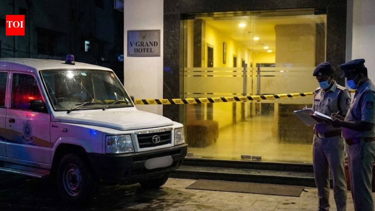 'I have a gift for you': 26-year-old woman found dead in Hyderabad hotel; boyfriend detained