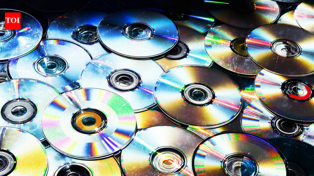 Sony is stopping disc production for PlayStation games, so only factory that makes CDs for it will now retrain 300 employees to manufacture…
